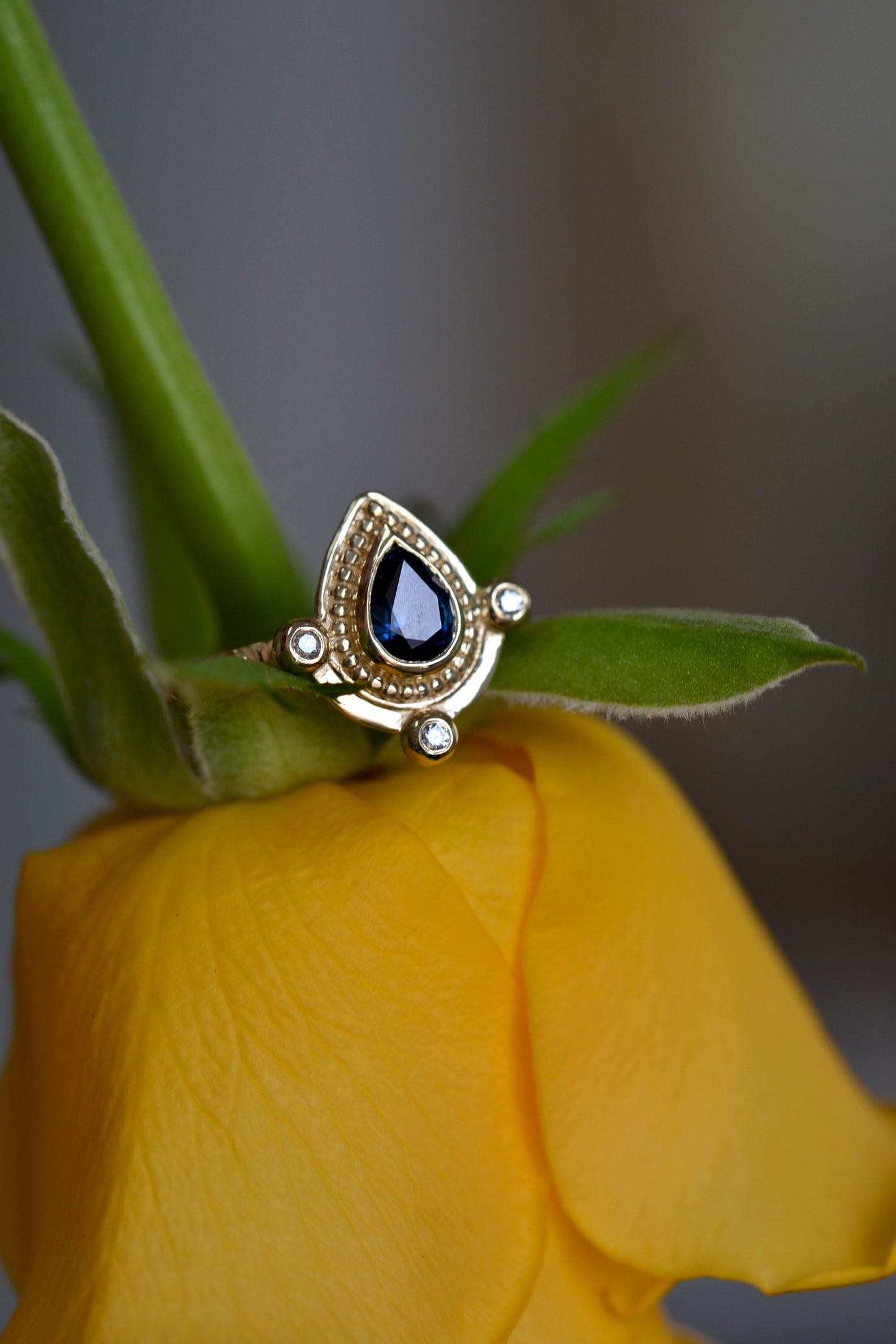 REINA 14K Gold Ring Natural Pear-Shaped Morganite Natural White Diamonds