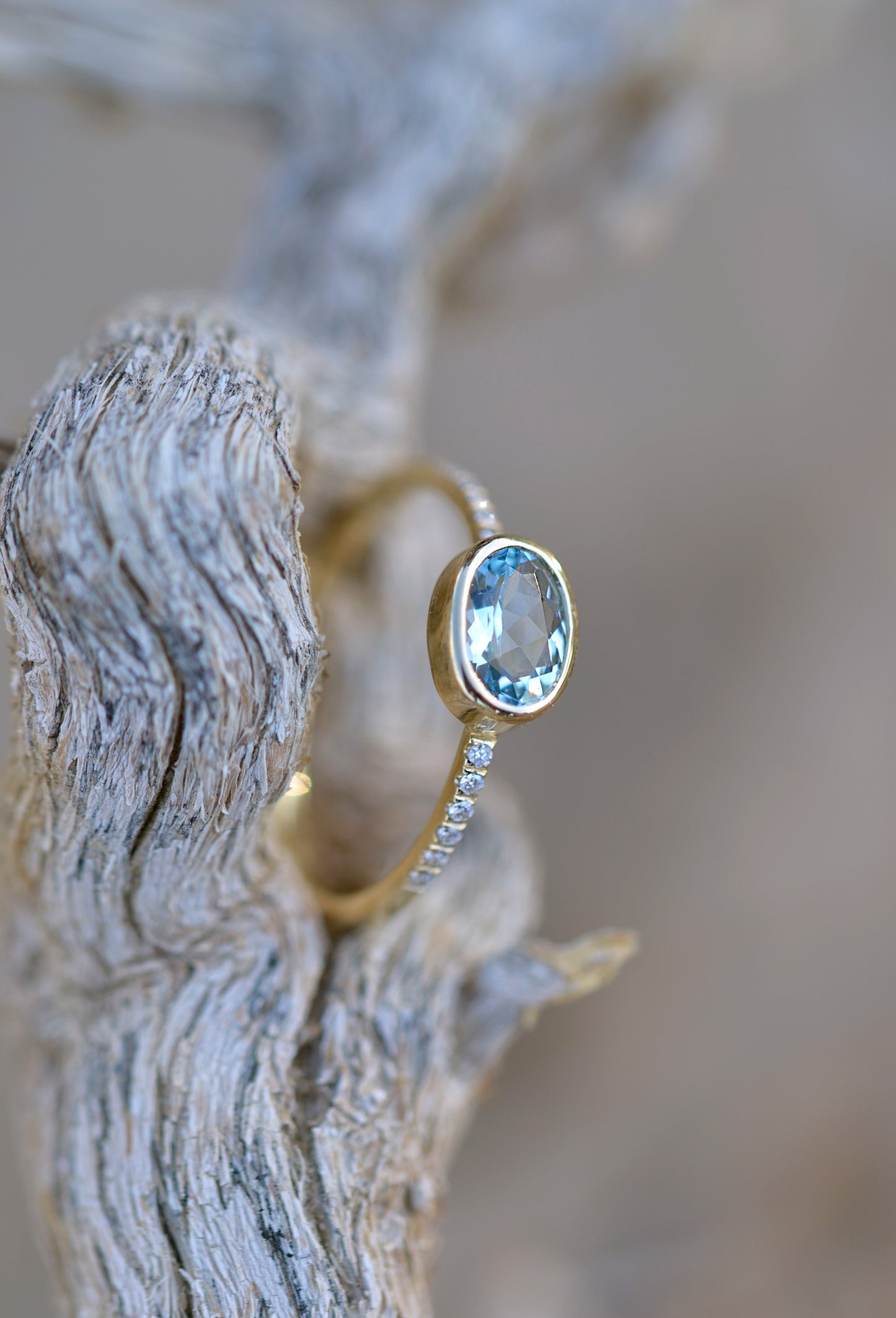 BHAVANI Ring 14K Gold Natural Aquamarine and White Diamonds