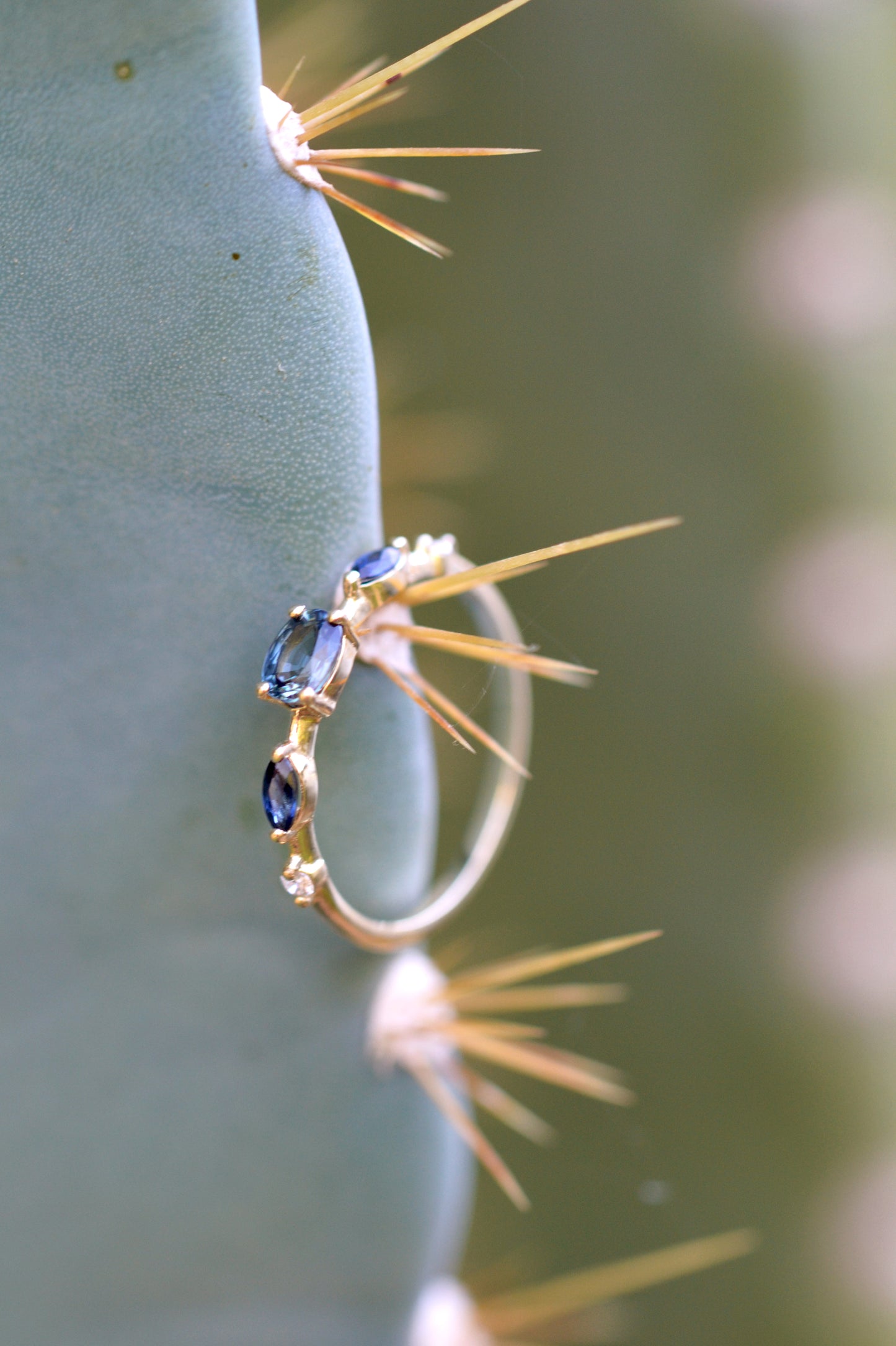 ZOHARA Ring 14K Gold Teal & Blue Sapphires, Lab diamonds