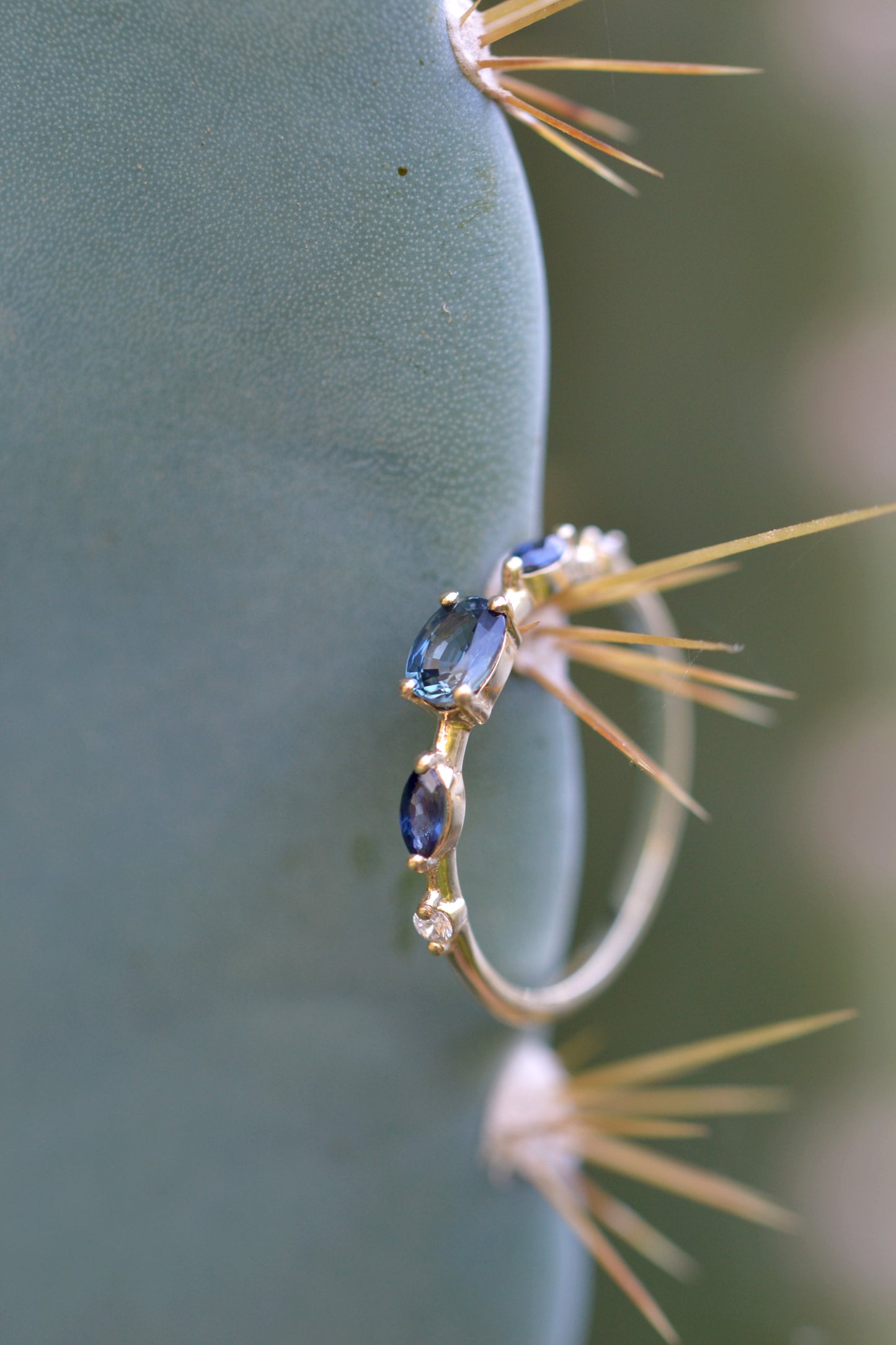 ZOHARA Ring 14K Gold Teal & Blue Sapphires, Lab diamonds